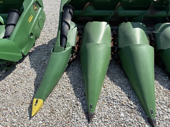 Image of John Deere C12F equipment image 2