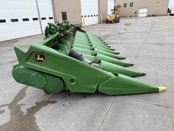 Image of John Deere C12F equipment image 1