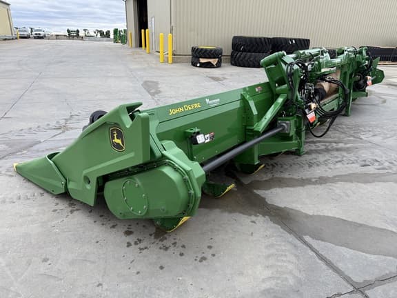 Image of John Deere C12F equipment image 4