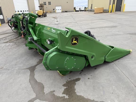 Image of John Deere C12F equipment image 2