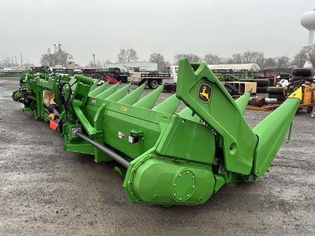 Image of John Deere C12F equipment image 4