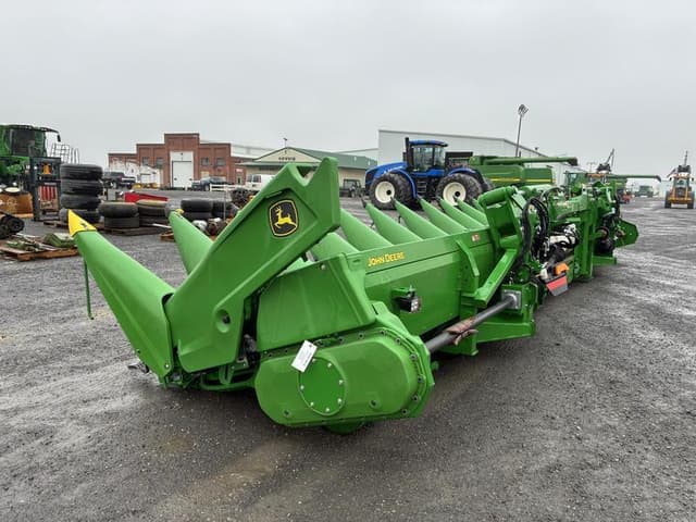 Image of John Deere C12F equipment image 3