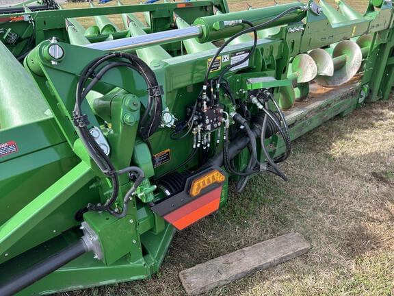 Image of John Deere C12F equipment image 3