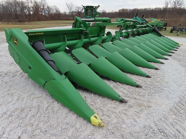Image of John Deere C12F equipment image 2