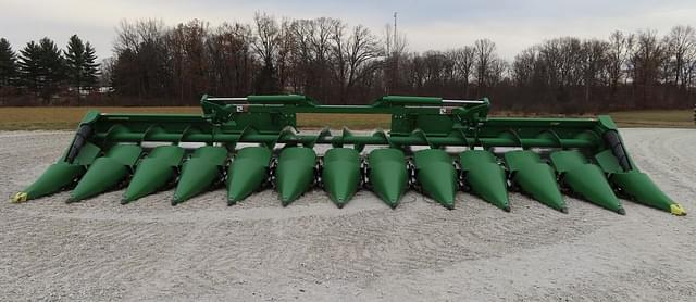 Image of John Deere C12F equipment image 3