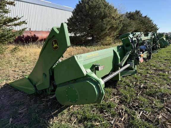 Image of John Deere C12F equipment image 2