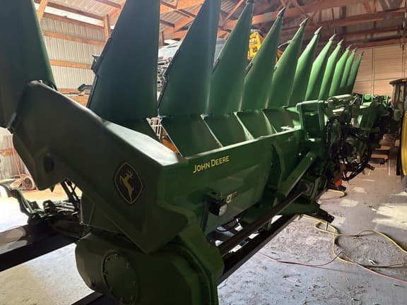 Image of John Deere C12F equipment image 2