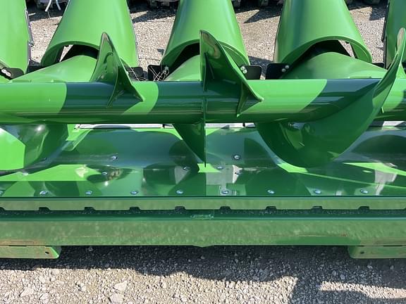 Image of John Deere C12F equipment image 4