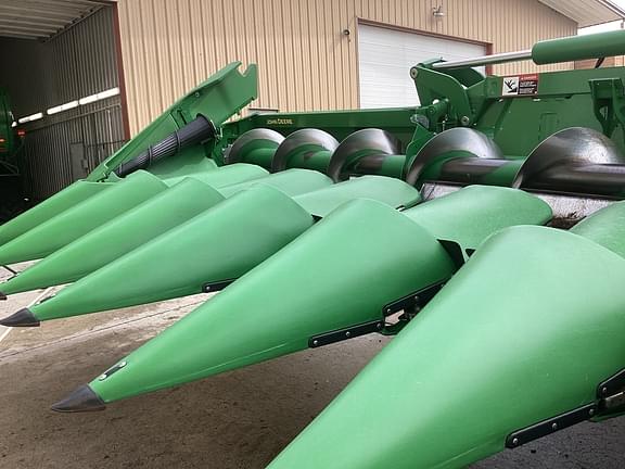 Image of John Deere C12F equipment image 3
