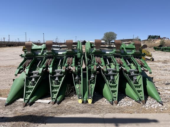 Image of John Deere C12F equipment image 1