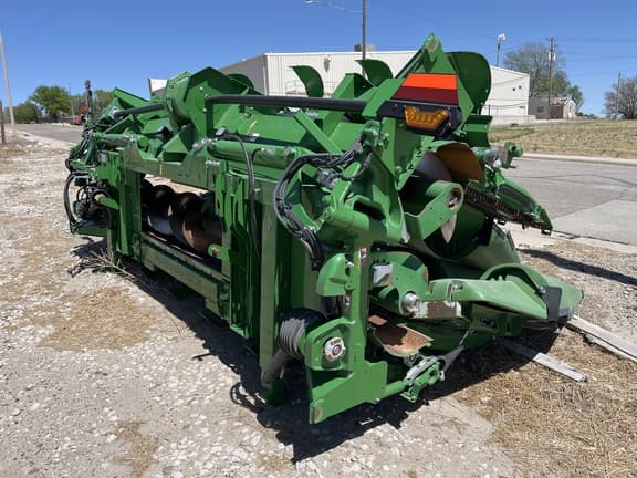 Image of John Deere C12F equipment image 3