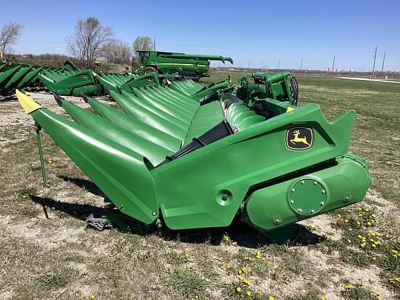 Image of John Deere C12F equipment image 1
