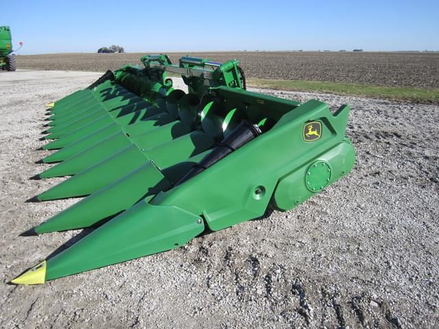 Image of John Deere C12F equipment image 2