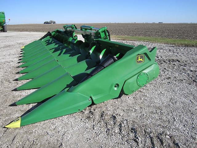 Image of John Deere C12F equipment image 2