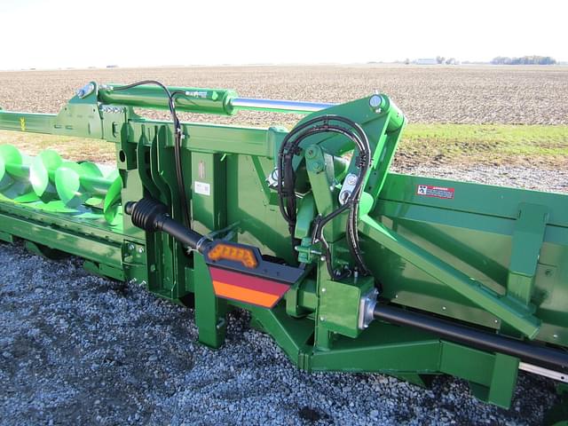 Image of John Deere C12F equipment image 2