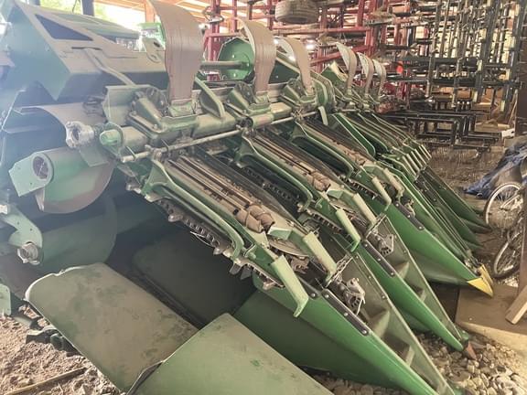 Image of John Deere C12F equipment image 3