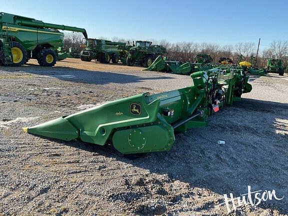 Image of John Deere C12F equipment image 3