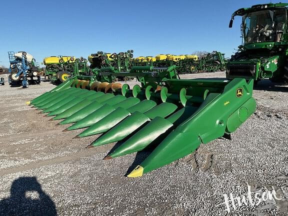 Image of John Deere C12F equipment image 3