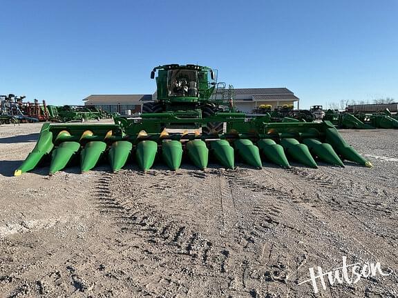 Image of John Deere C12F equipment image 2