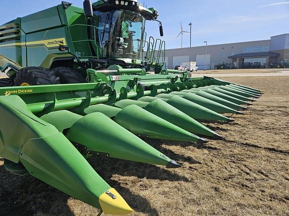 Image of John Deere C12F Primary image
