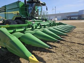 Main image John Deere C12F