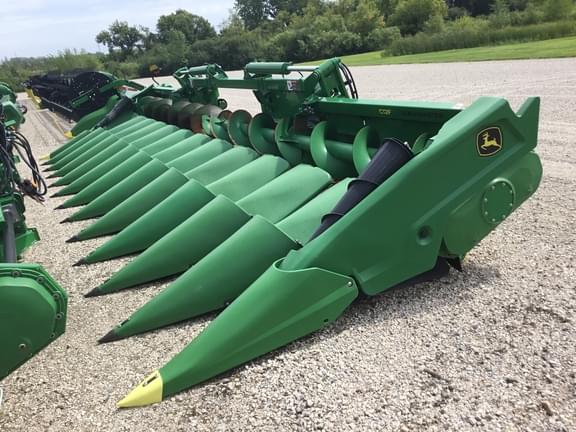 Image of John Deere C12F equipment image 3