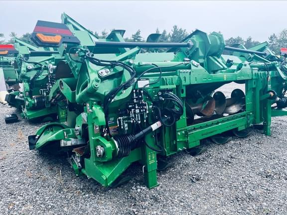 Image of John Deere C12F equipment image 4