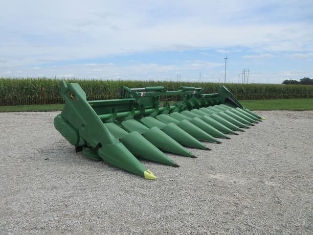 Image of John Deere C12F equipment image 1