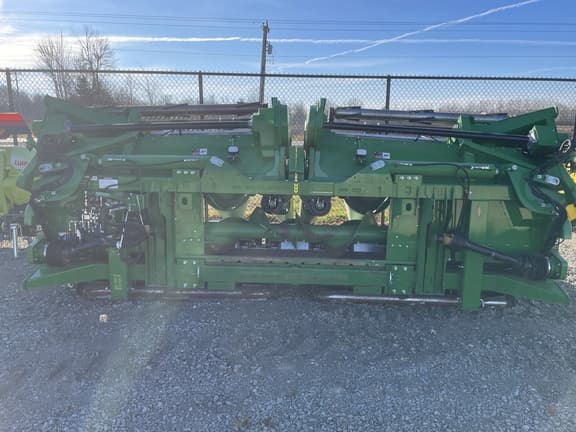 Image of John Deere C12F equipment image 1