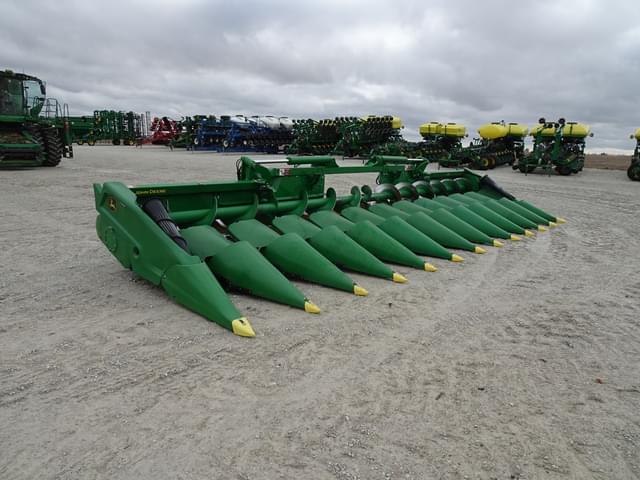 Image of John Deere C12F equipment image 2