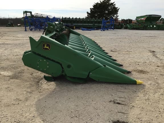 Image of John Deere C12F equipment image 3