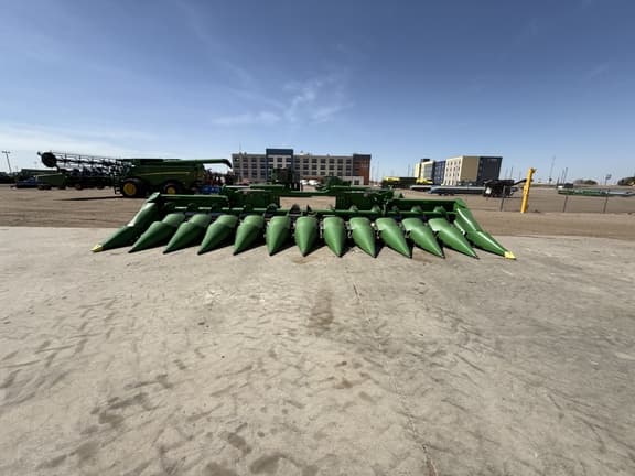 Image of John Deere C12F equipment image 2