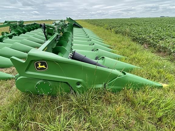 Image of John Deere C12F equipment image 1