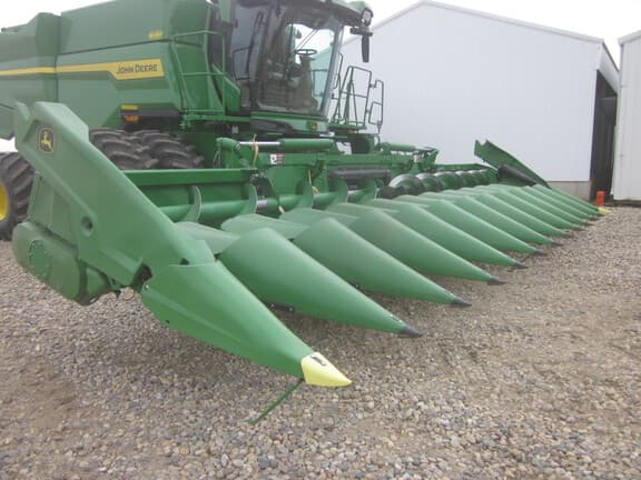 Image of John Deere C12F equipment image 1
