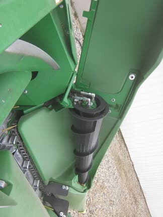 Image of John Deere C12F equipment image 4