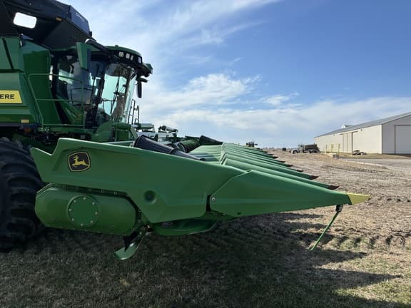 Image of John Deere C12F equipment image 1