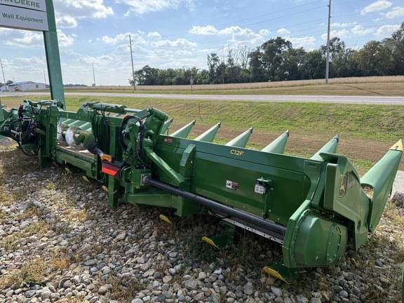 Image of John Deere C12F equipment image 4