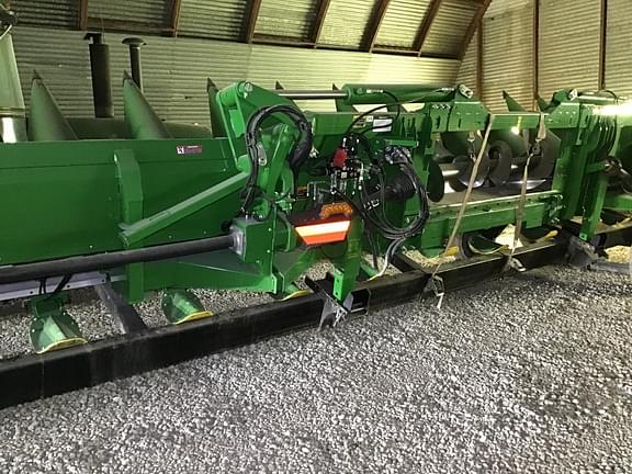 Image of John Deere C12F equipment image 2