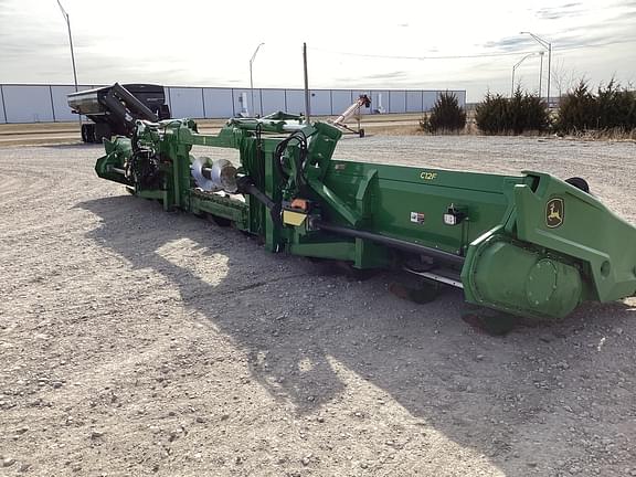 Image of John Deere C12F equipment image 2