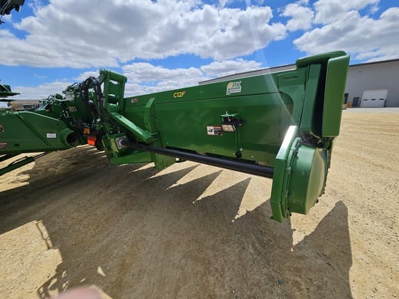 Image of John Deere C12F equipment image 4