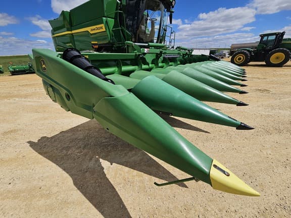 Image of John Deere C12F equipment image 3