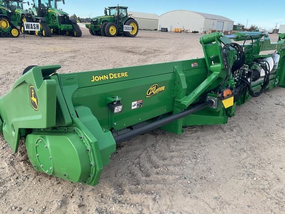 Image of John Deere C12F equipment image 2