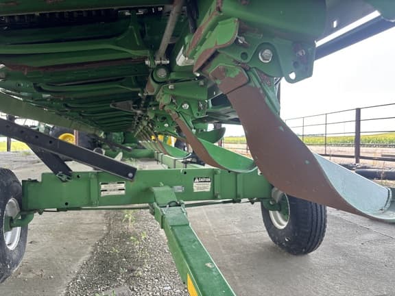 Image of John Deere C12F equipment image 3