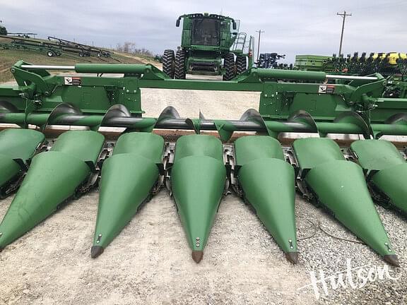 Image of John Deere C12F equipment image 3