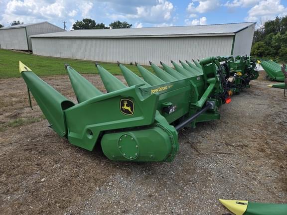 Image of John Deere C12F Image 0