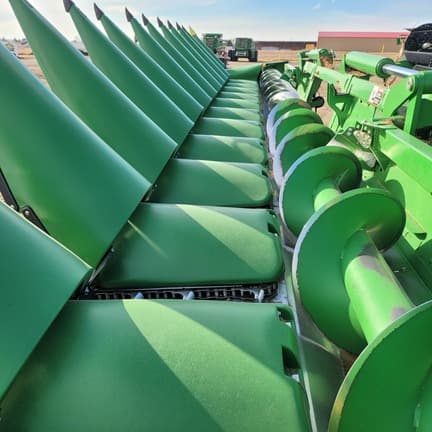 Image of John Deere C12F equipment image 3