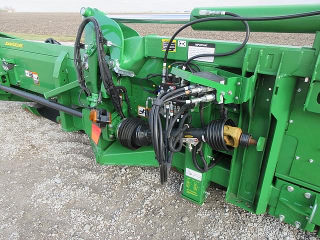 Image of John Deere C12F equipment image 3