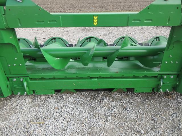 Image of John Deere C12F equipment image 4