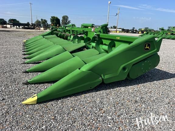 Image of John Deere C12F equipment image 3