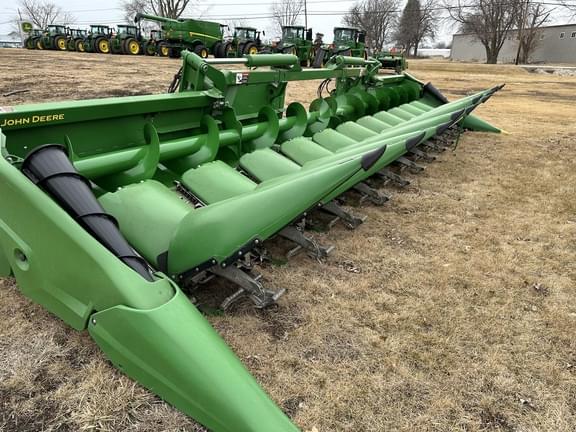 Image of John Deere C12F equipment image 1